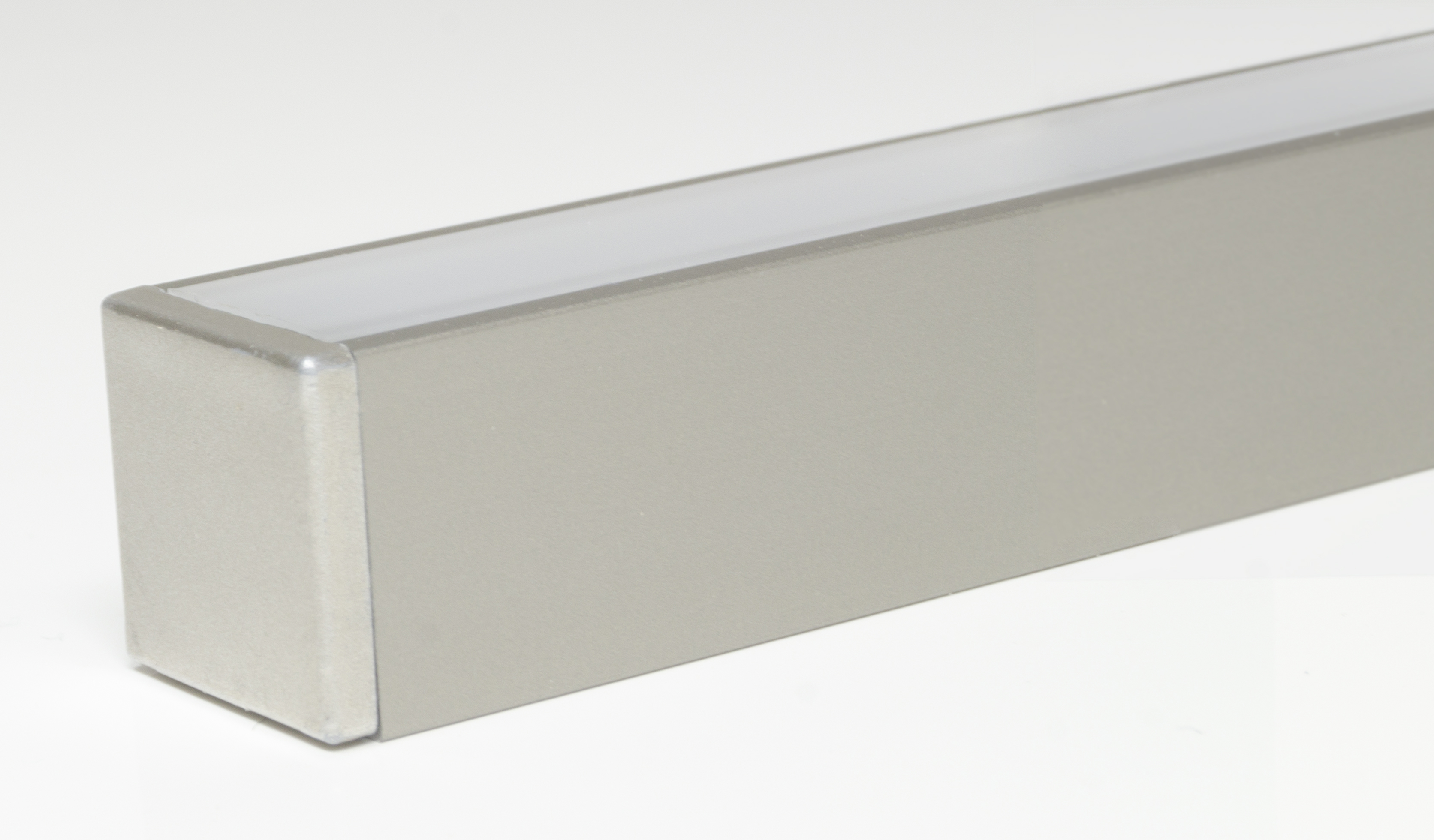 2000324_Profil_Bali Bali (Artikelnummer 2000329) + Abdeckprofil (Artikelnummer 2000324) + Endkappenset + Befestigung (Aluminium) (Artikelnummer 2000330)