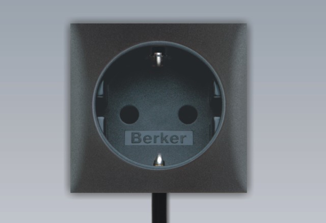3902503 Einbau Steckdose 1-fach