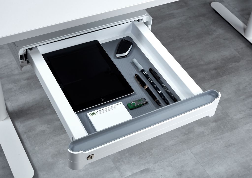 Schublade-mit-Inhalt-geoeffnet