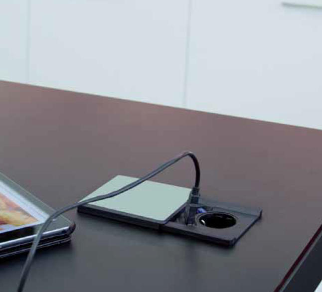 34276_01 Einbausteckdose 1-fach - Square 80