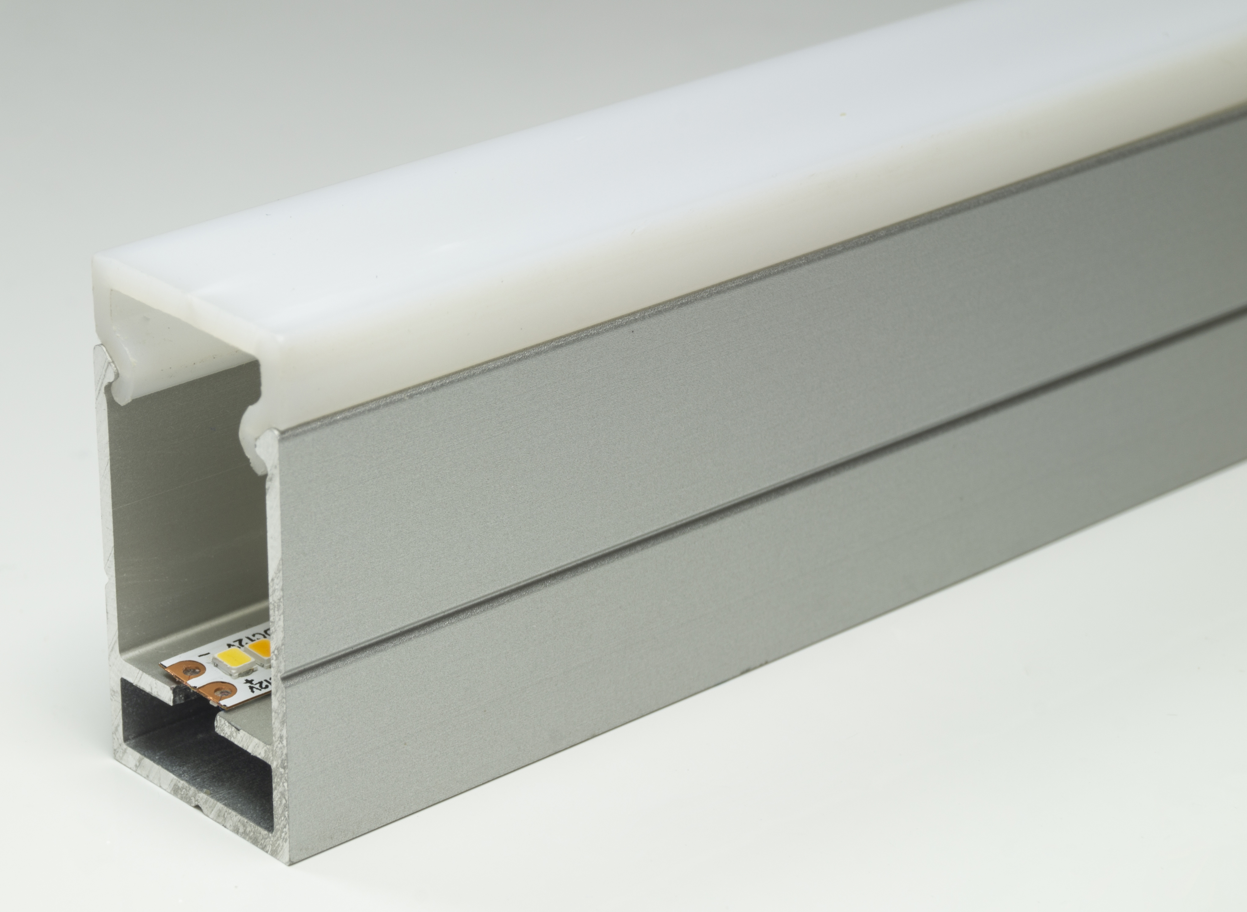 2000332_Profil_WTU_5 LED Leuchtenprofil WTU (Artikelnummer 2000332)