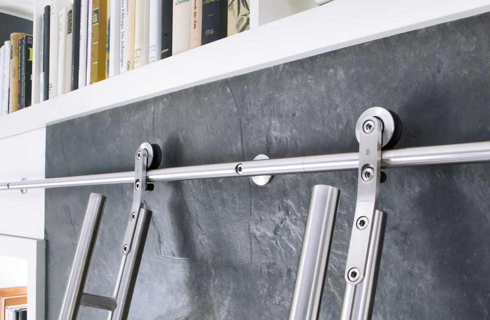 klassik_schiebeleiter_01 Lauf- und Einhängeschienen Edelstahl massiv für Bibliotheksleitern