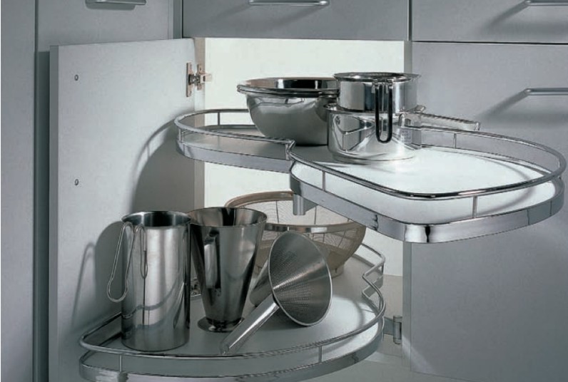 lm_2014_titel02 Eckschrank - Schwenkbeschlag Le Mans II